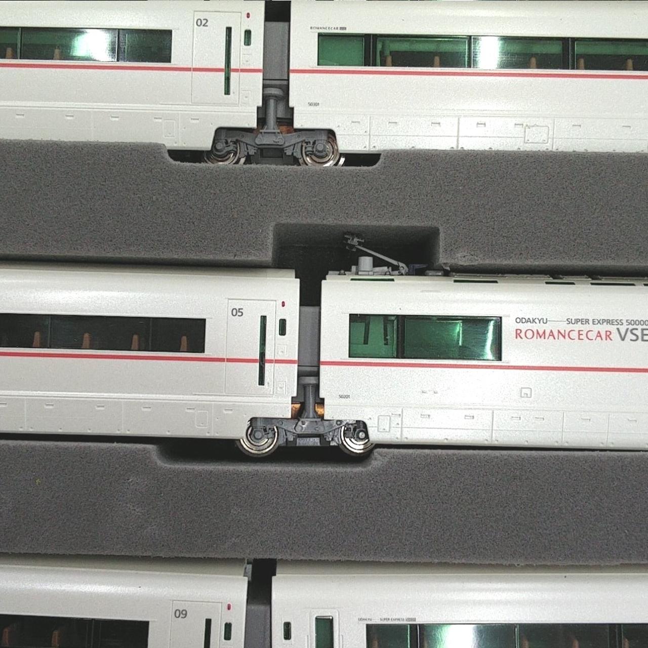 一部パンタグラフ畳みづらいです。