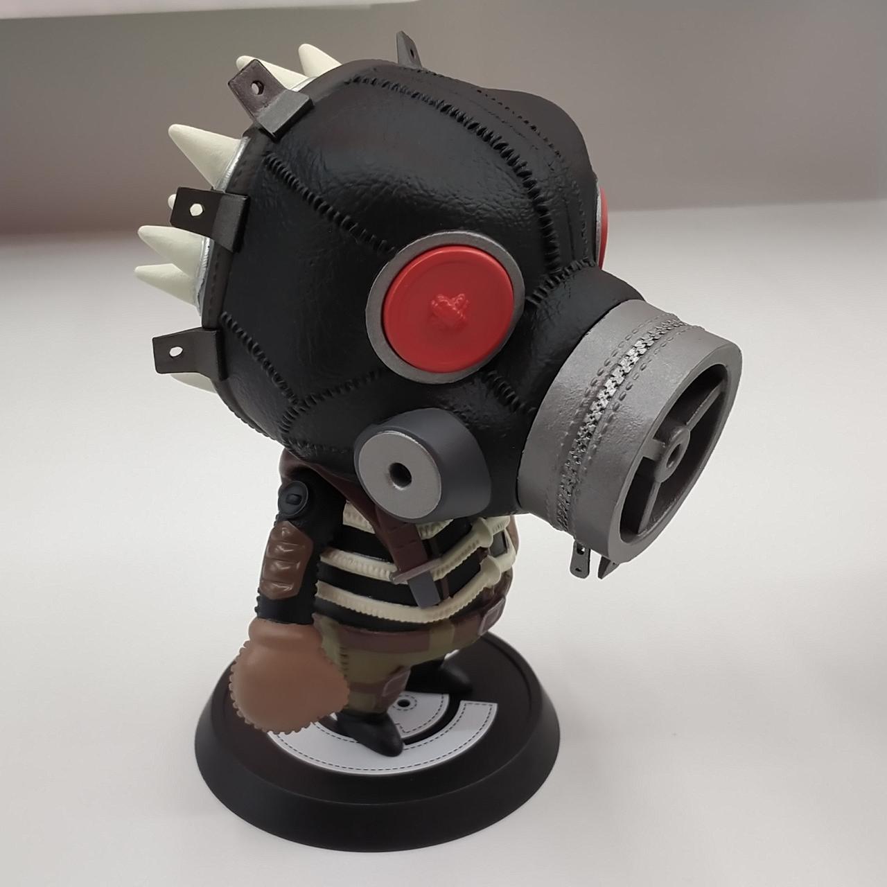 口元のチャームはゆらゆらします