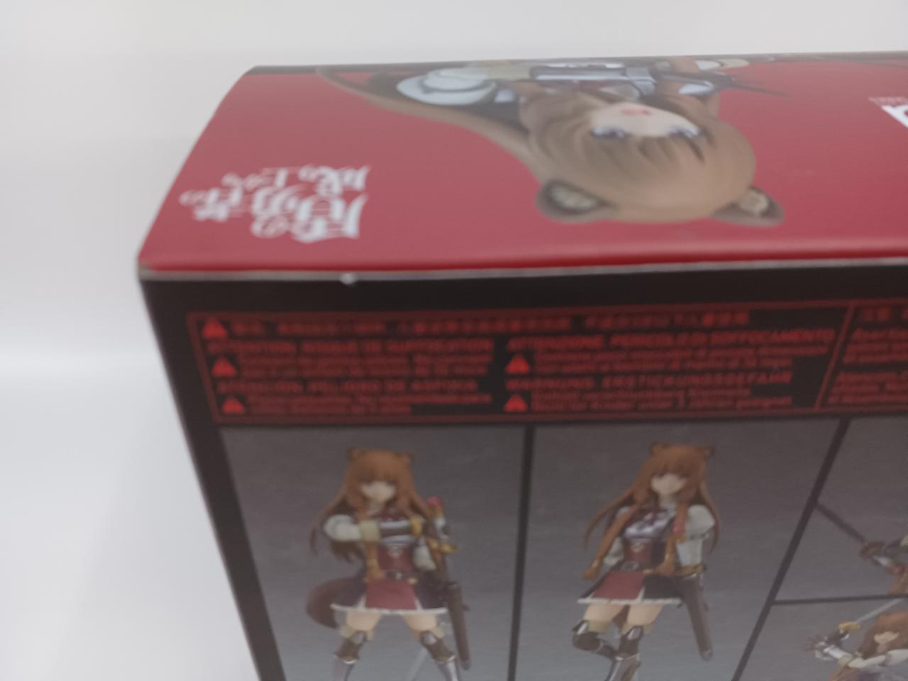 箱に傷みあり。