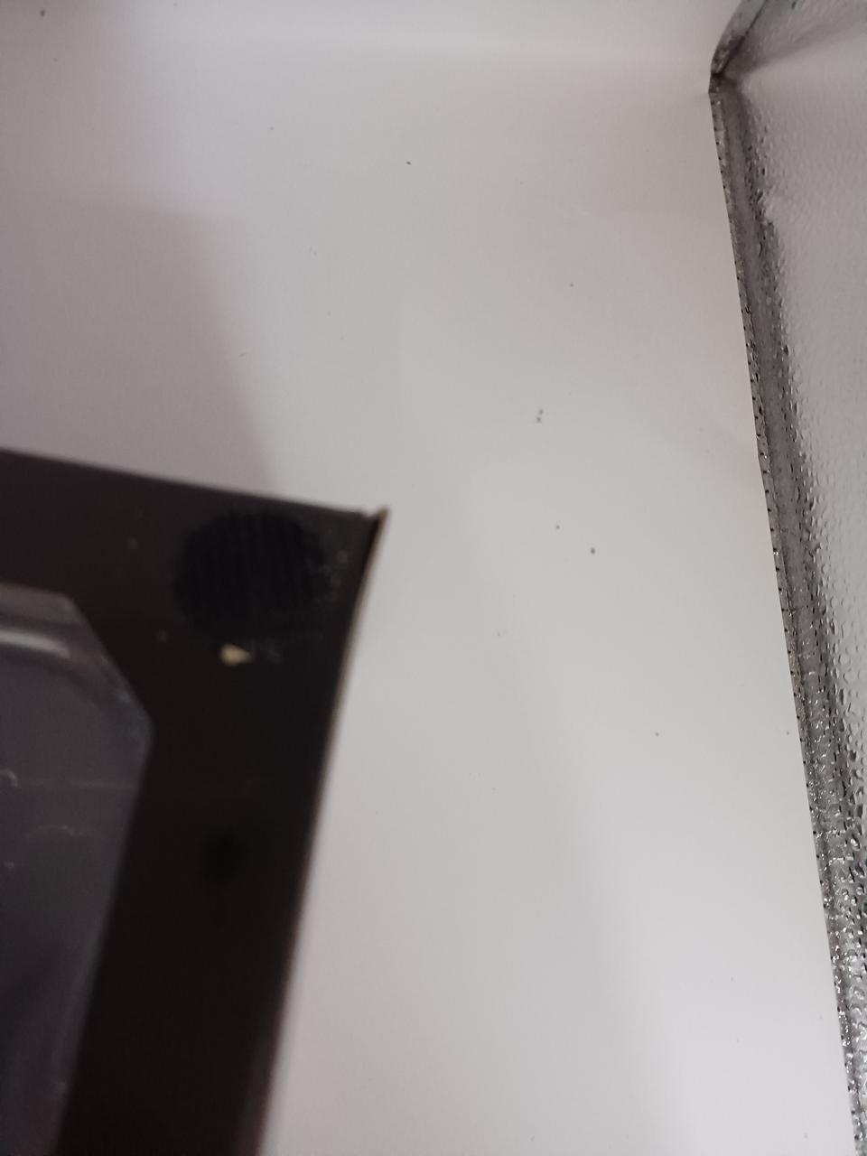 マジックテープ劣化のため外れやすいです。