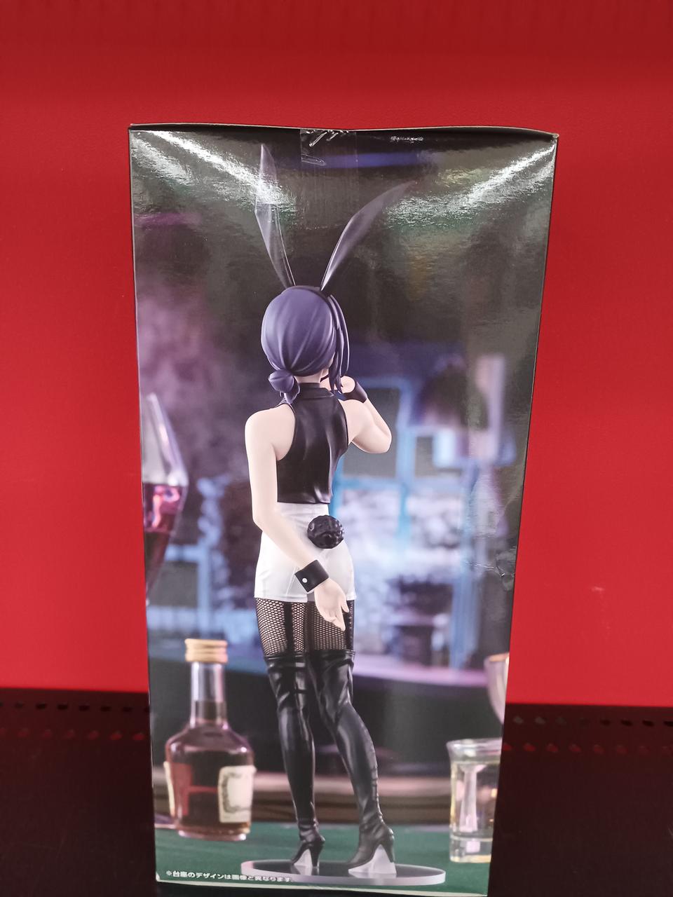 箱に傷みあります。