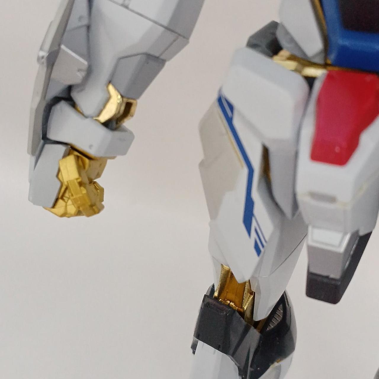 手首の塗装剥げあり