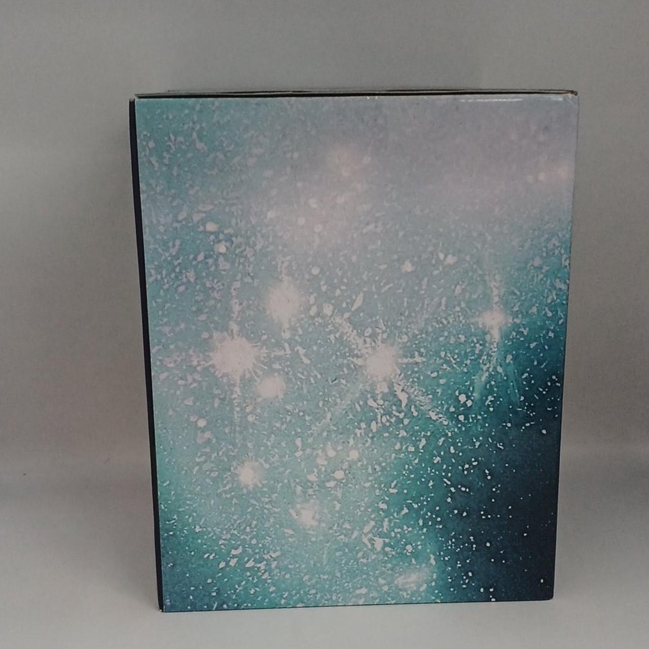 箱に微細なキズあり