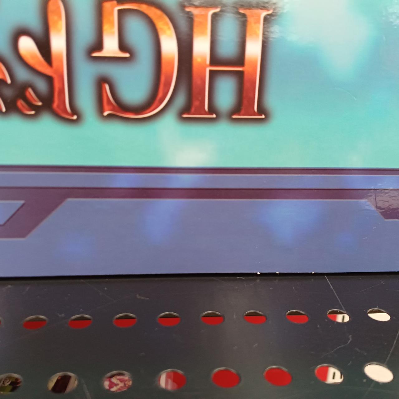 箱に傷みあり。