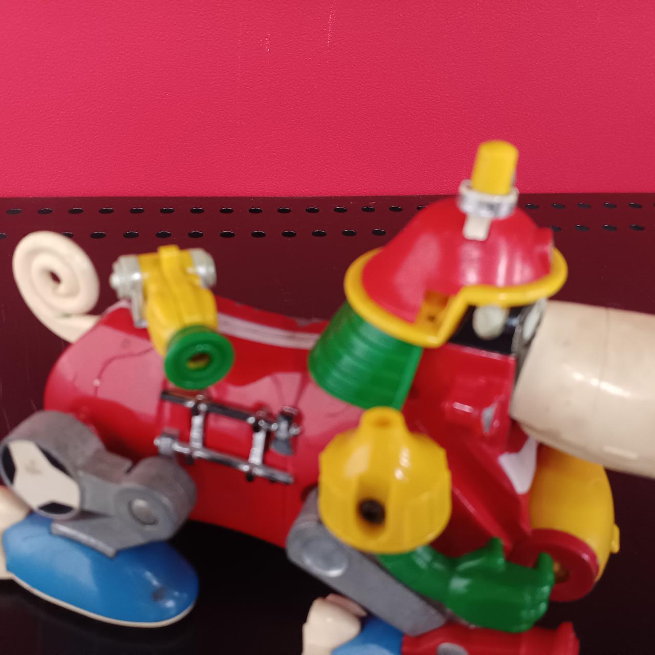 ヘルメット破損あり