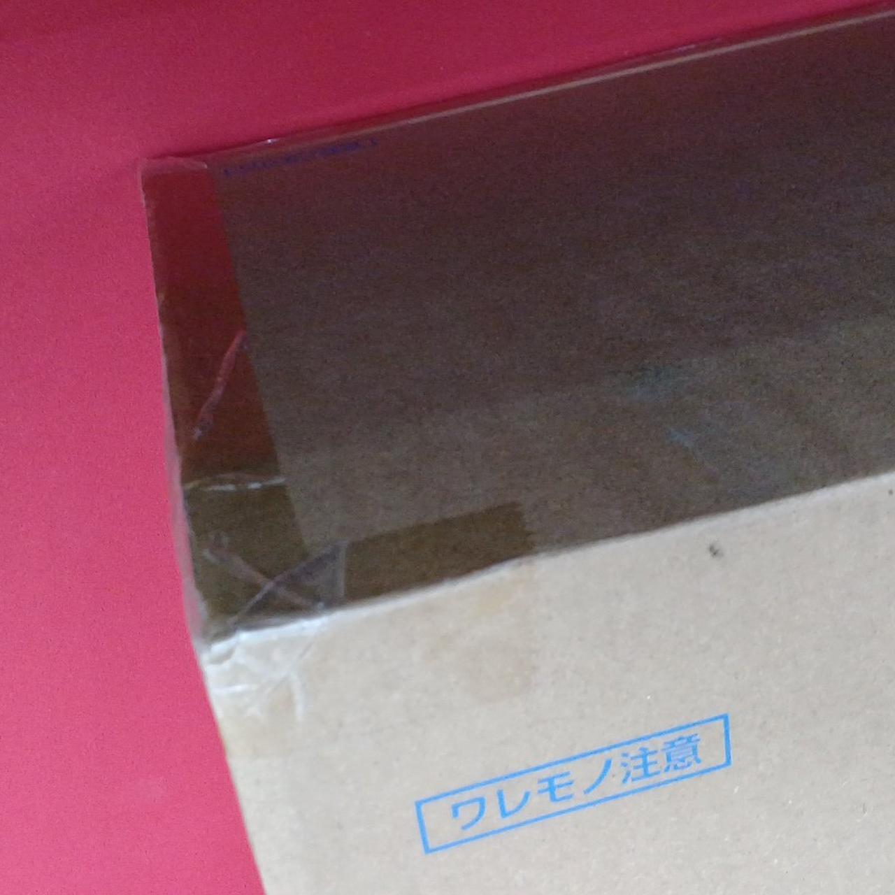 輸送箱に傷みヨゴレあり