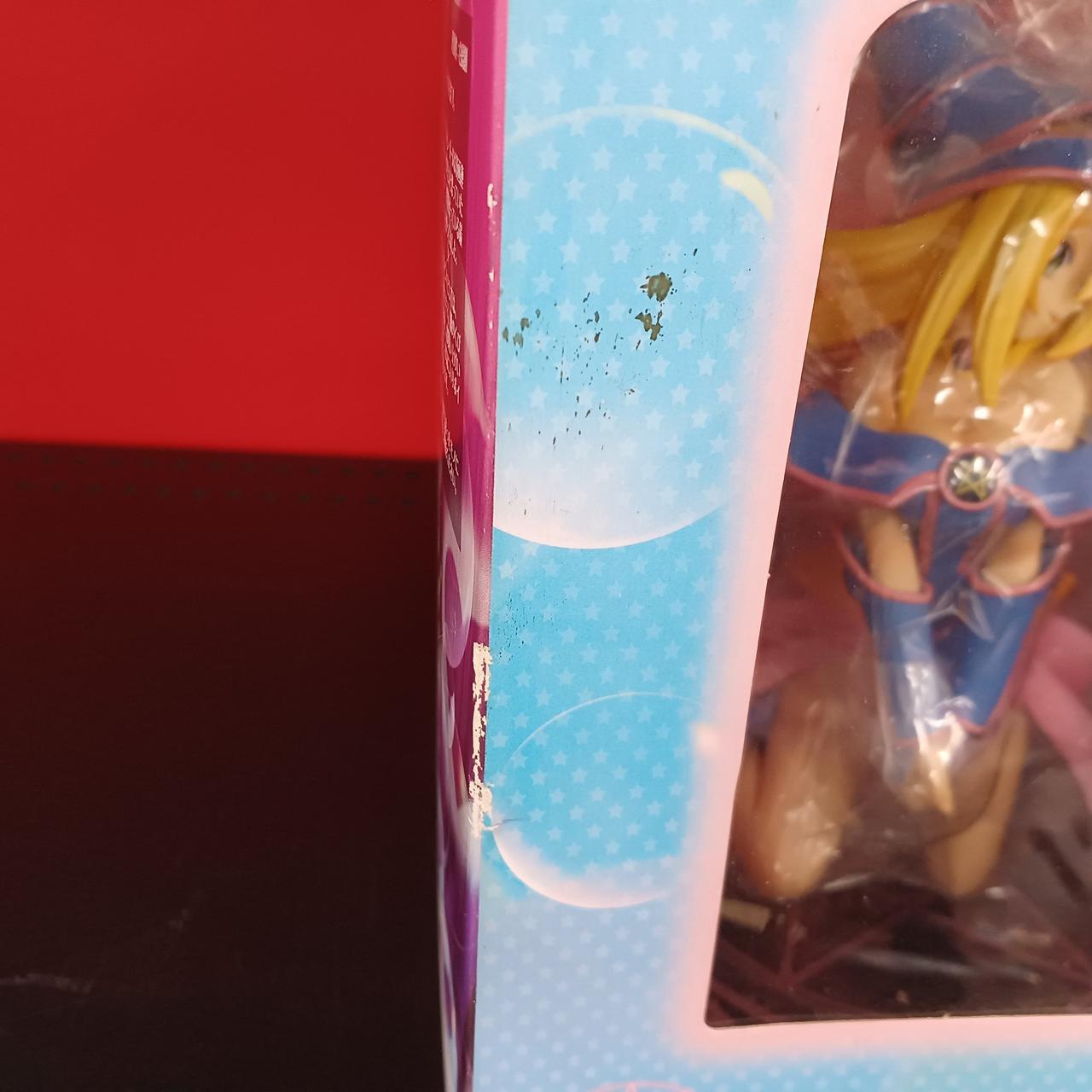 箱に傷み、汚れあり