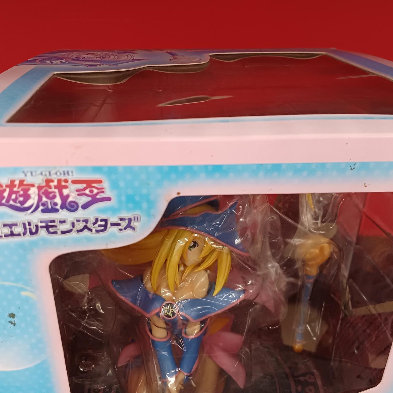 箱に傷み、汚れあり