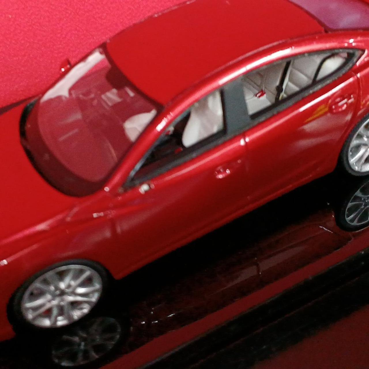 ワイパー外れています
片側のミラー欠品