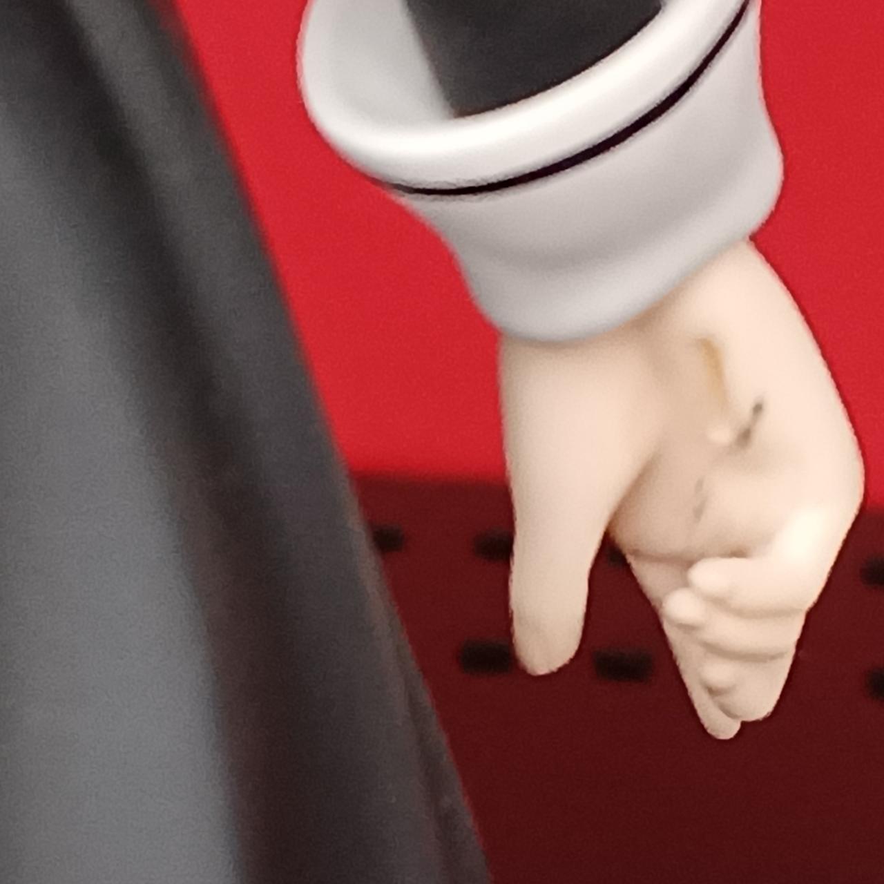 手に色移りあり