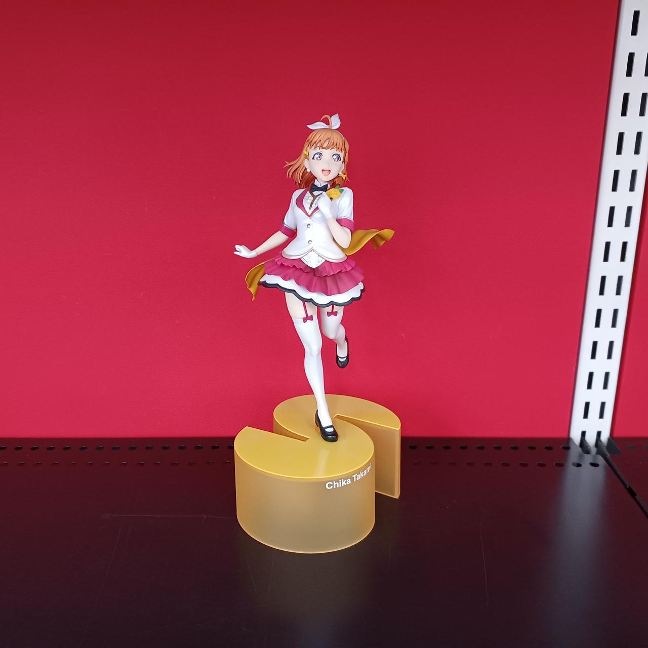 台座に刺せますが緩いです