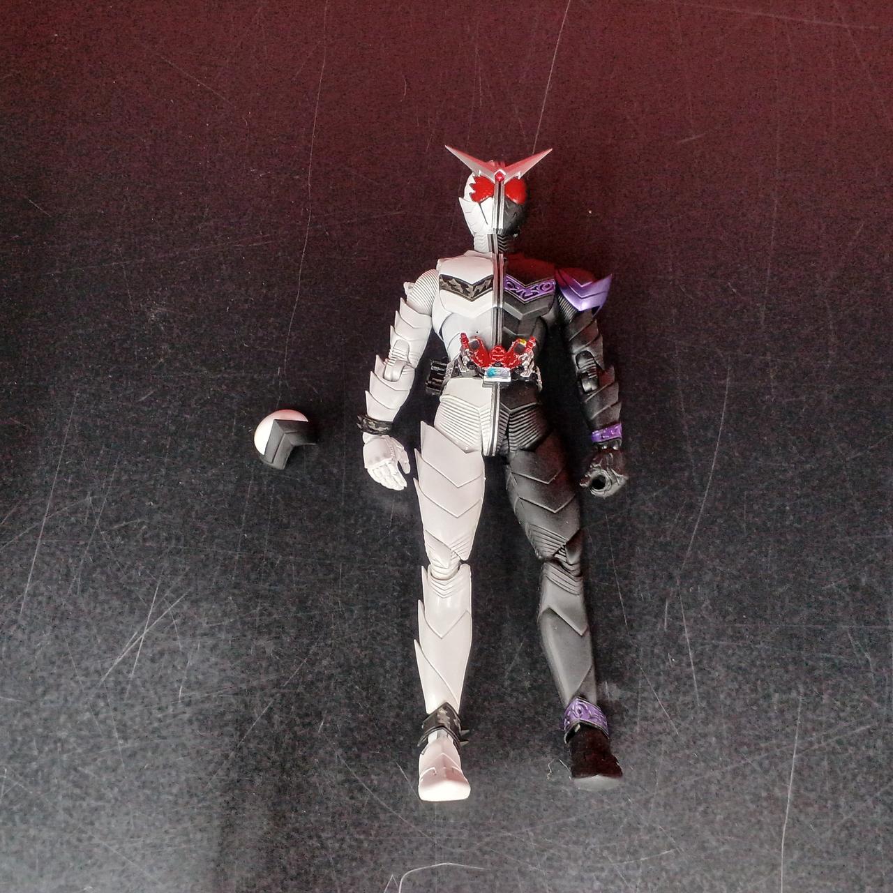 肩パーツ付けづらいです。