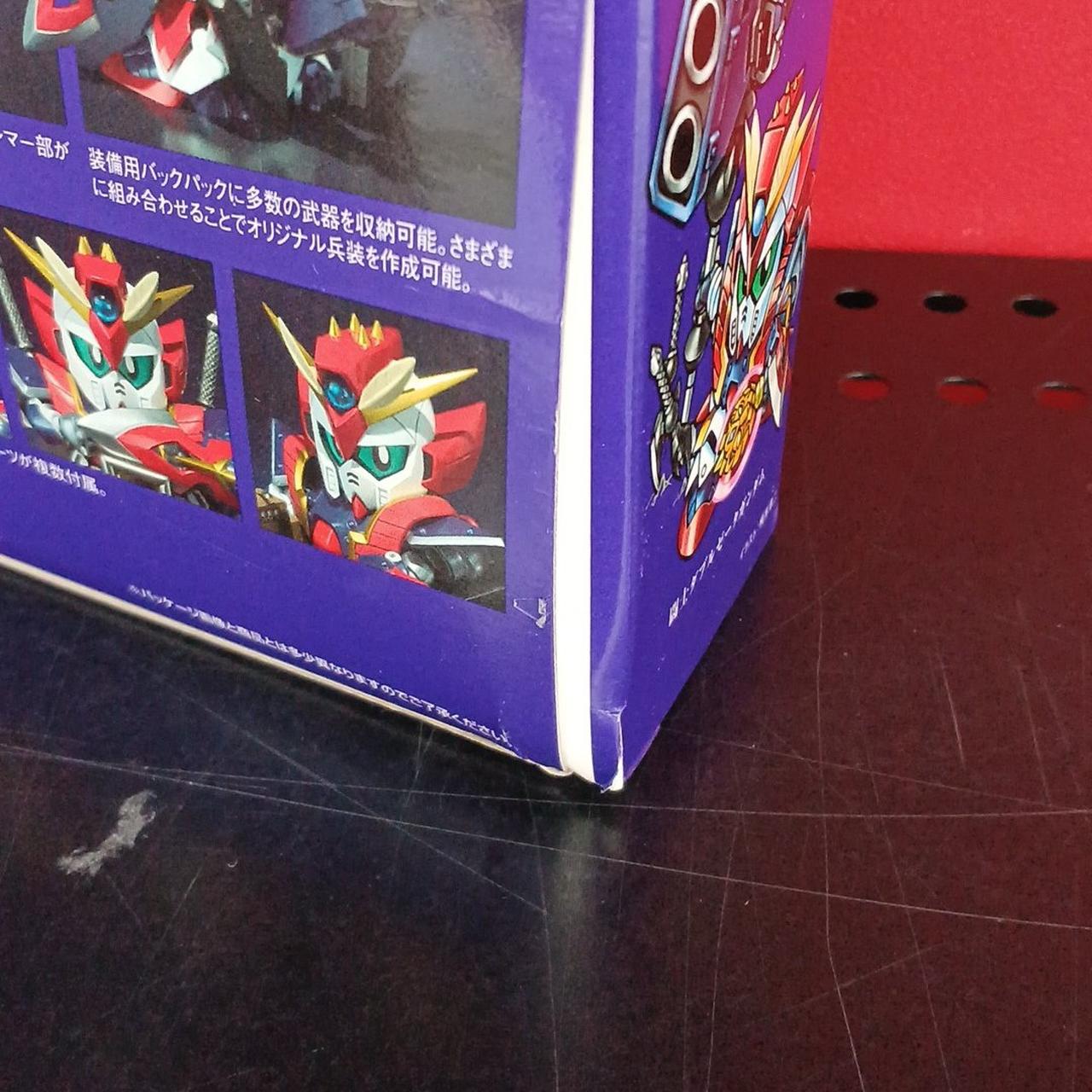 箱に傷みあり