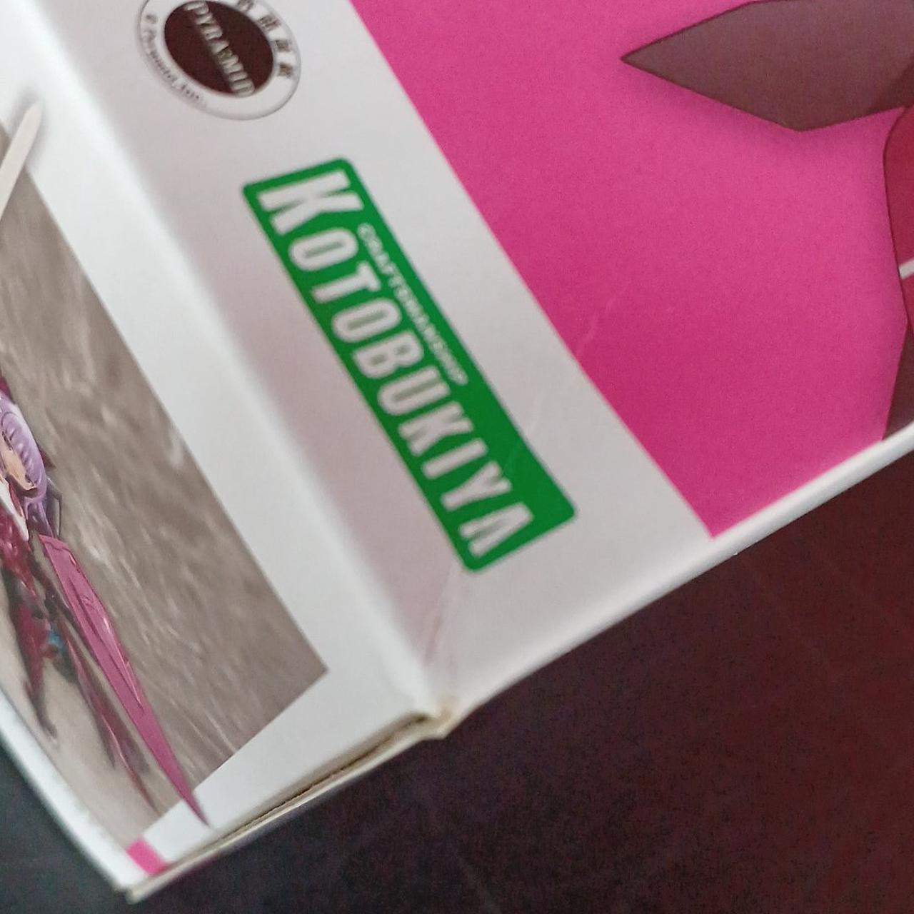 箱に傷みあり