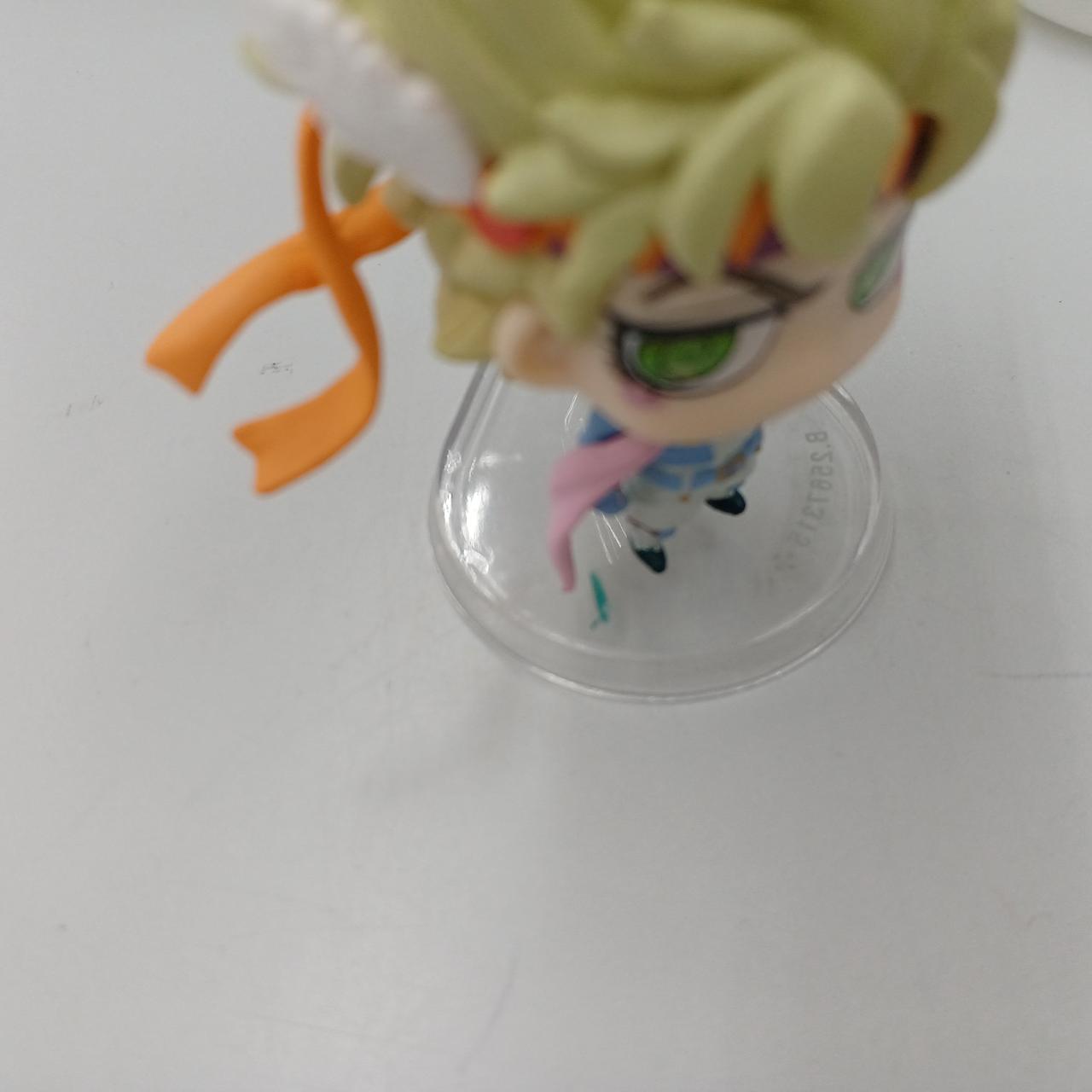 シーザーの台座に汚れがあります。