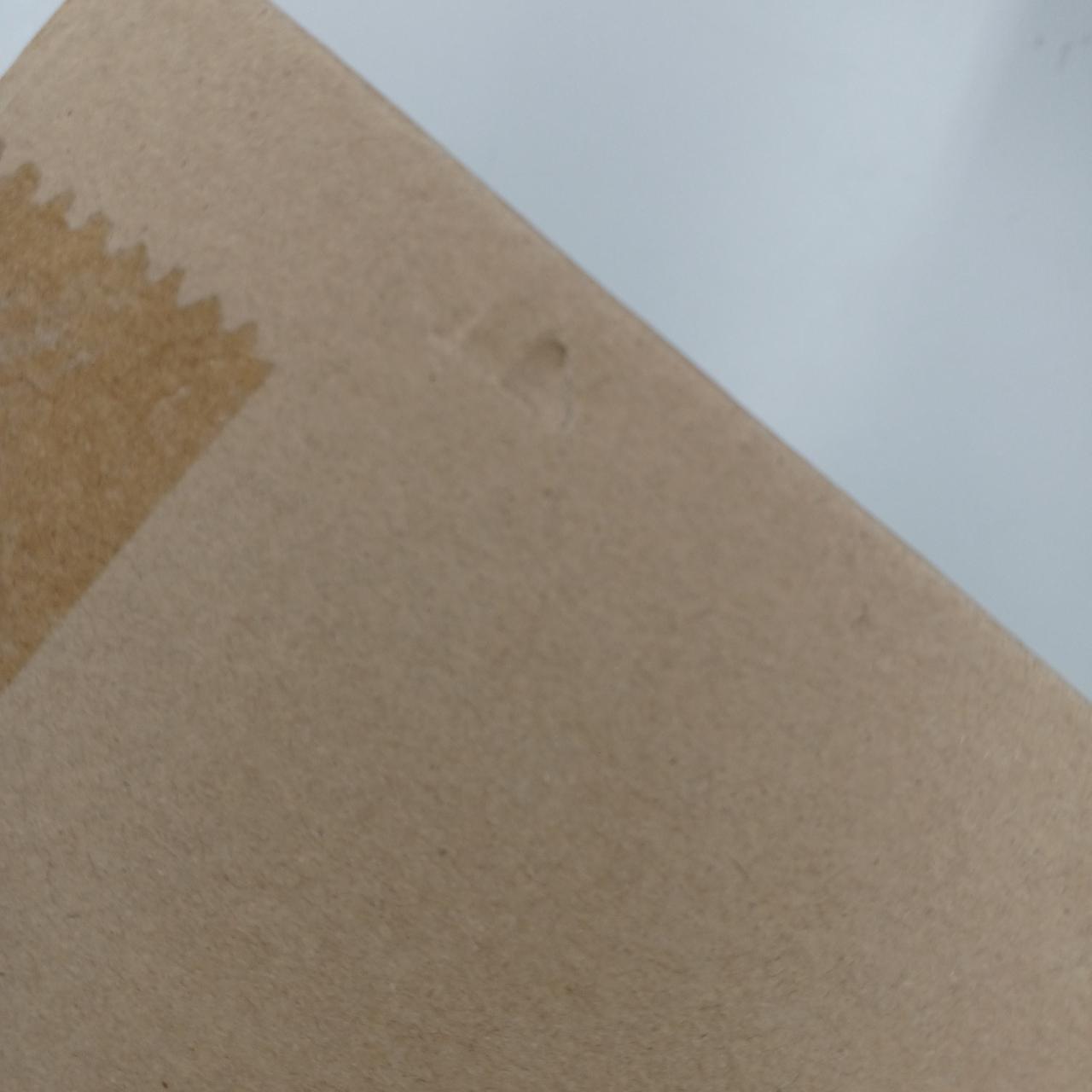 輸送箱に傷みあり