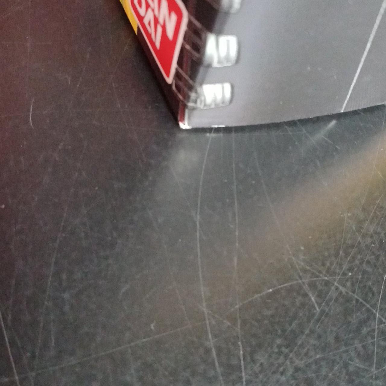 箱に傷みあり