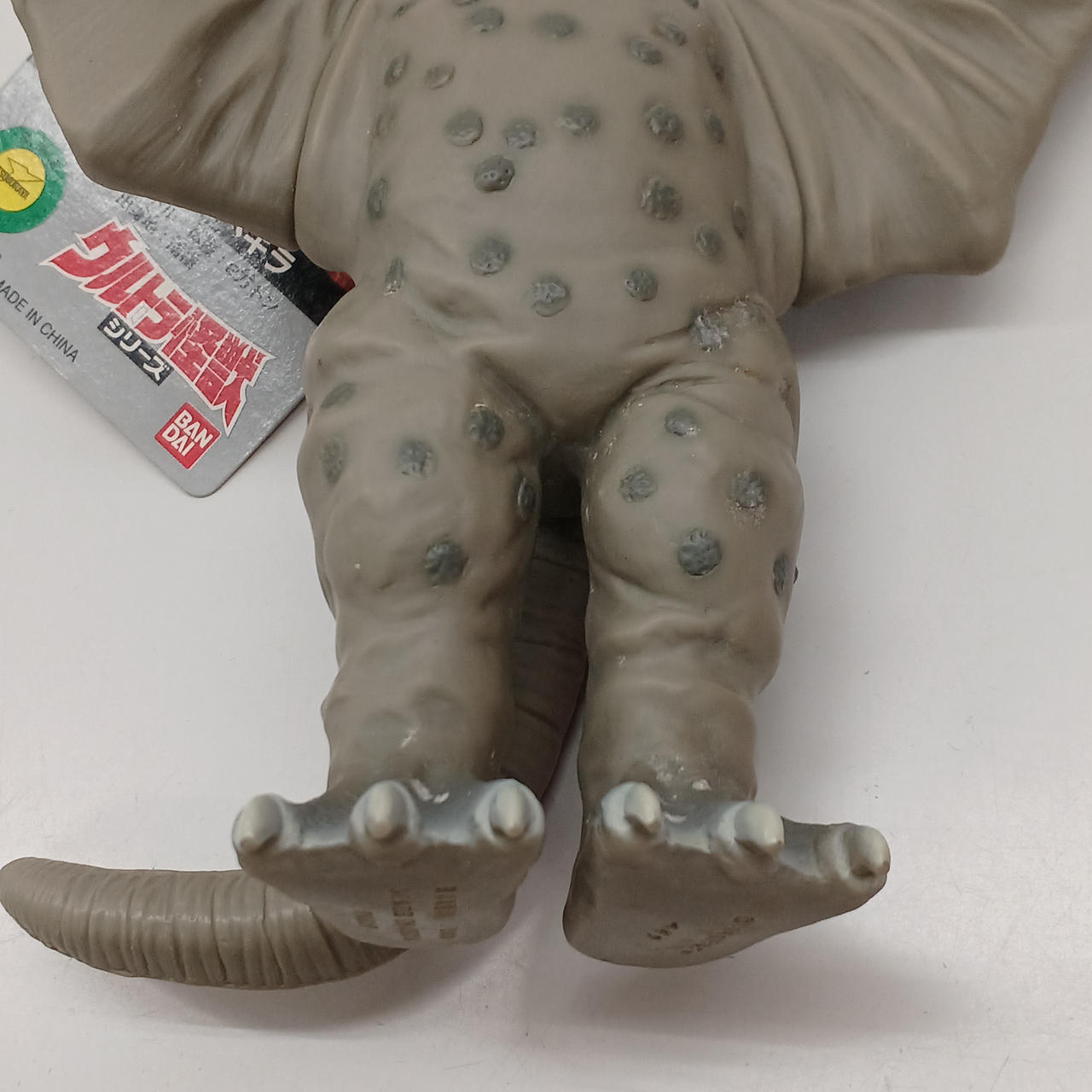 バンダイ(BANDAI)|冷凍怪獣 ペギラ モノクロVer.|HARDOFFオフ