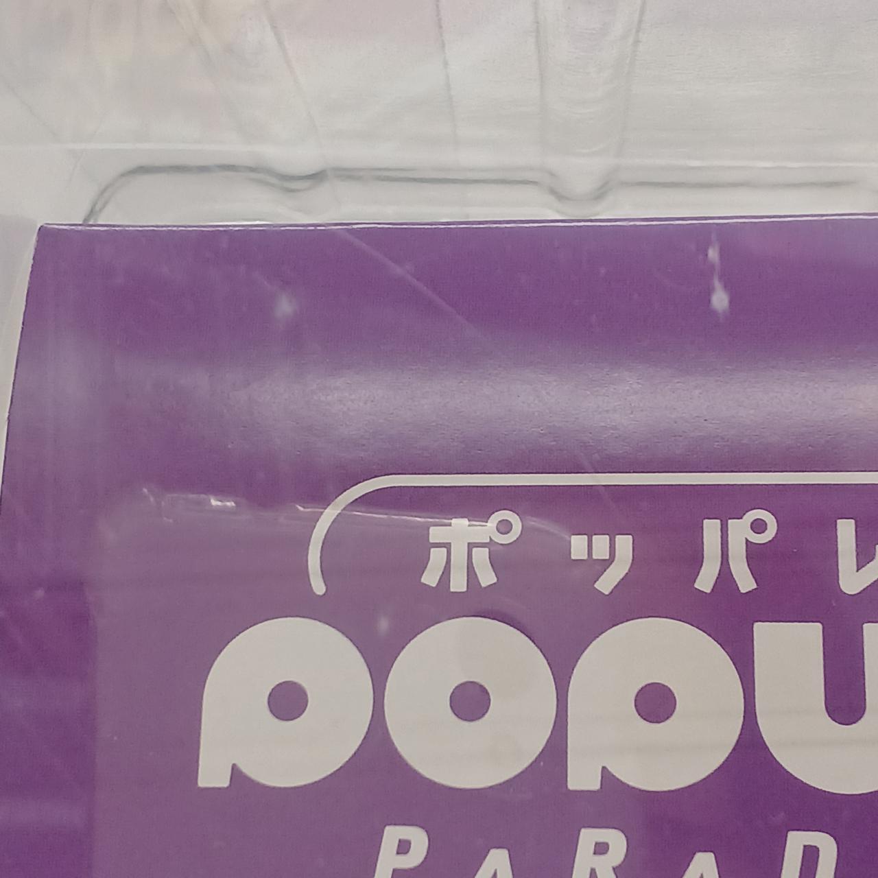 背面にキズがあり。