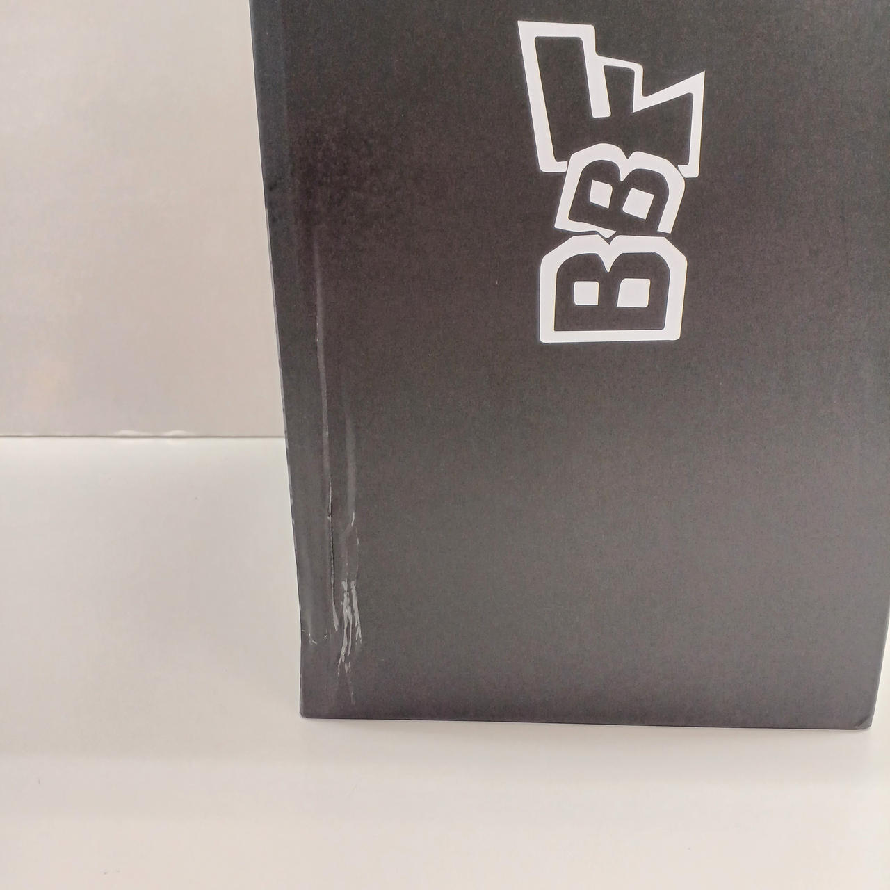 箱凹みがあります。