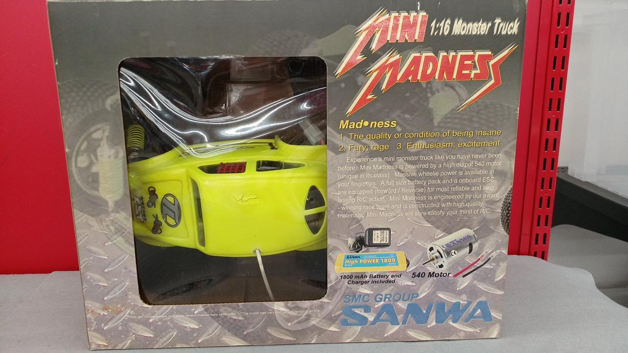 外箱も全体的に傷み有り