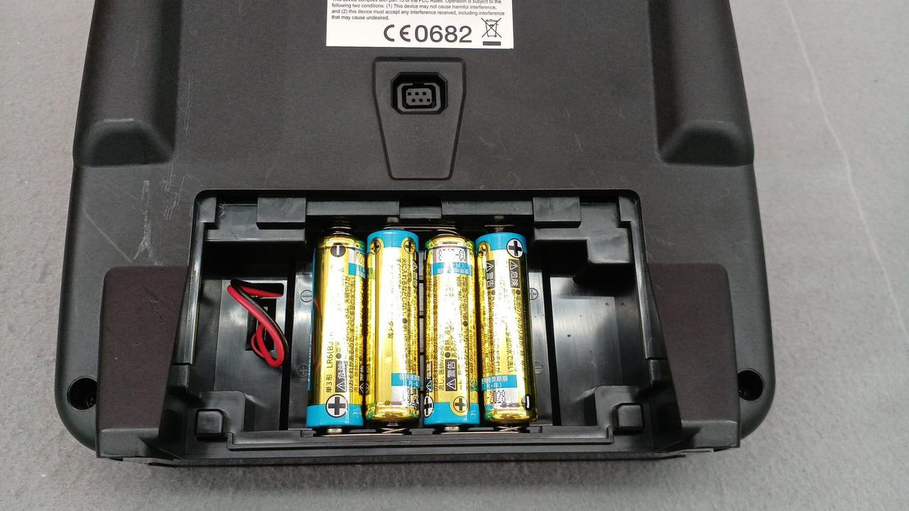 単3電池4本で稼働