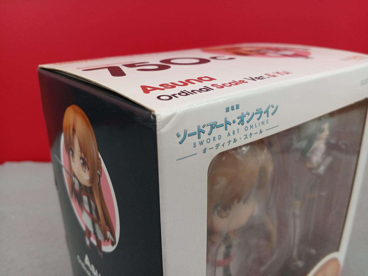 箱の角に潰れあり