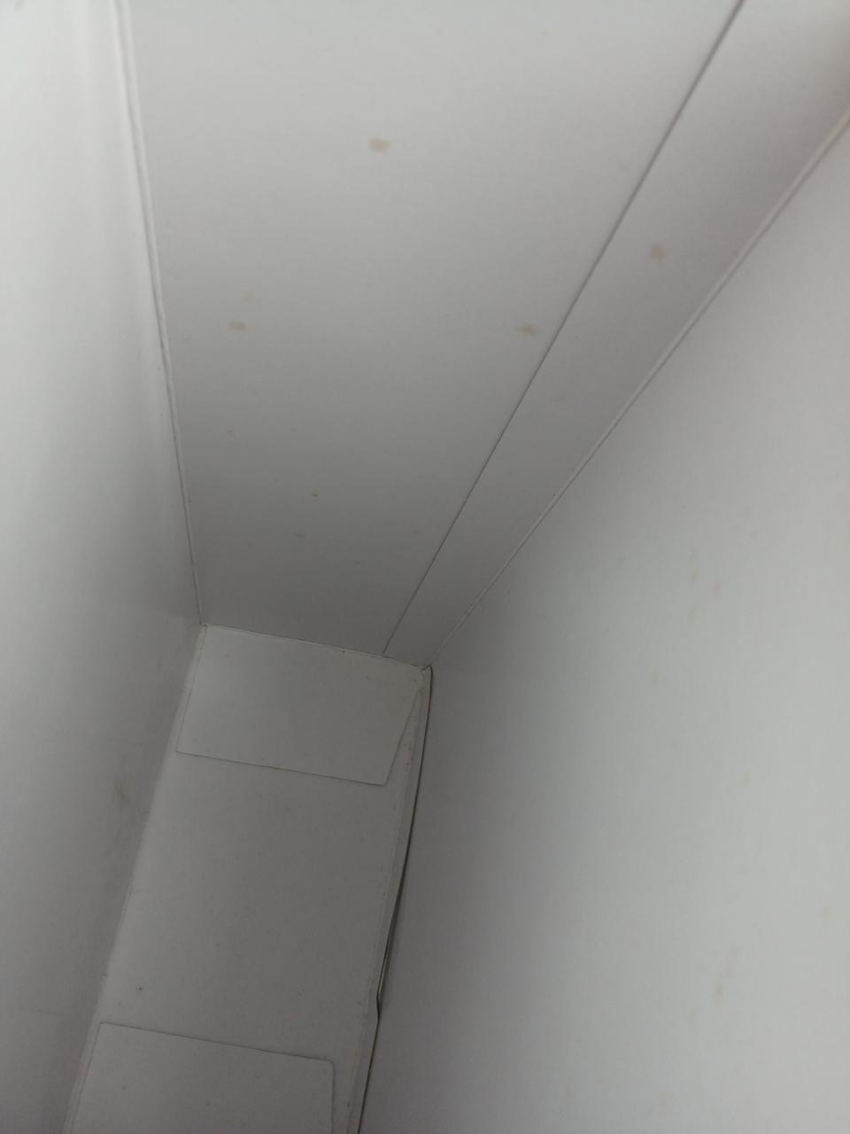 箱内側　シミ有り