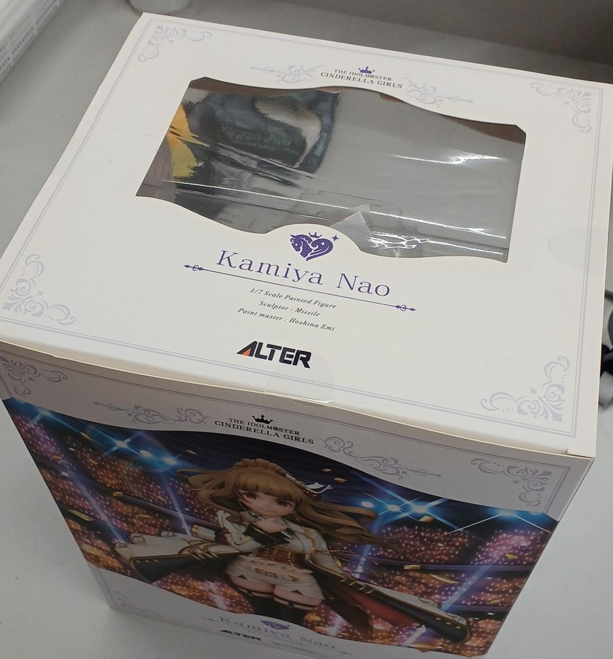 未開封。箱日焼けあり。