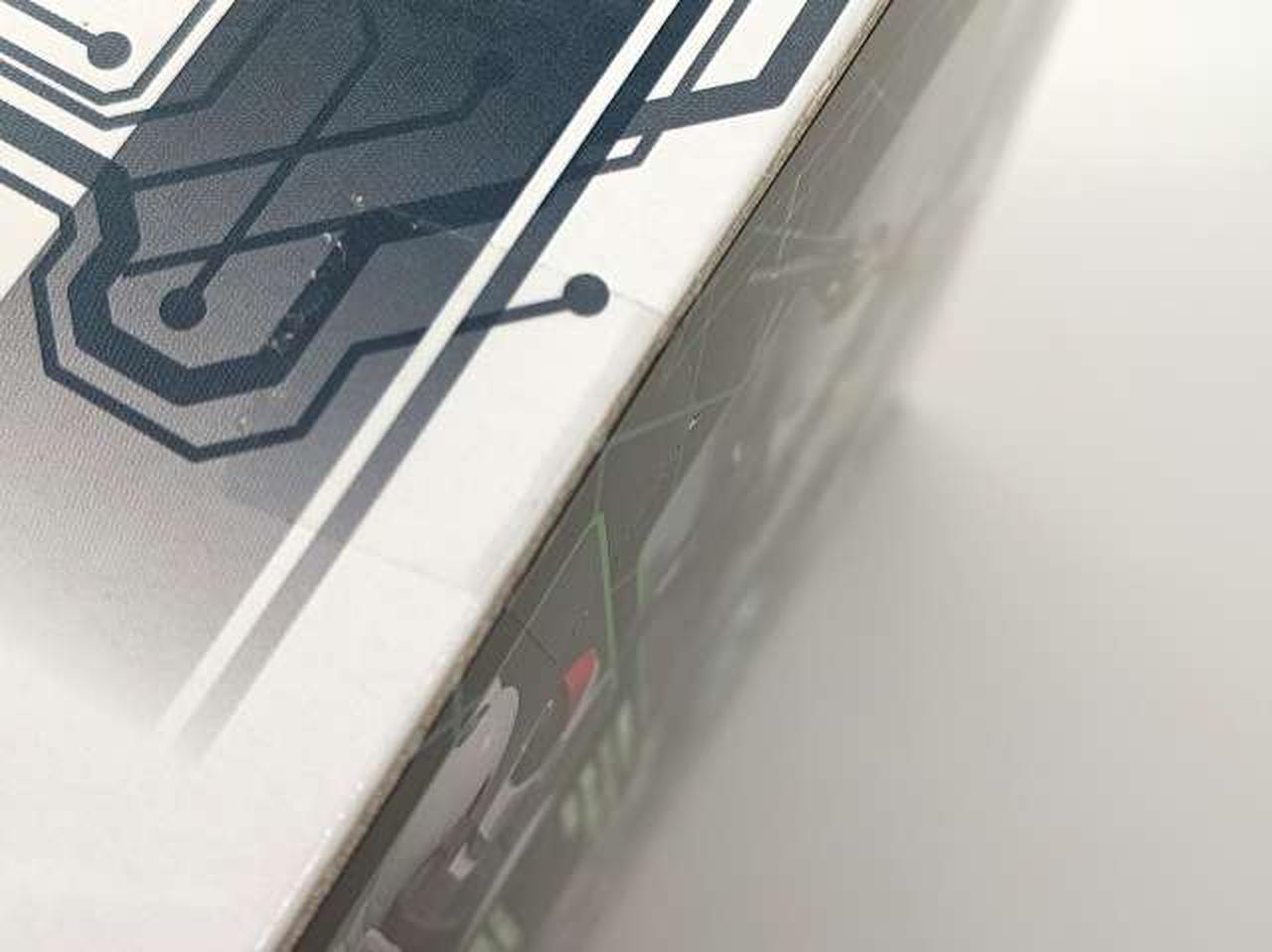 右　テープ貼付部分