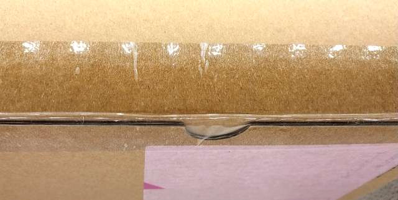 箱　テープ貼付部分