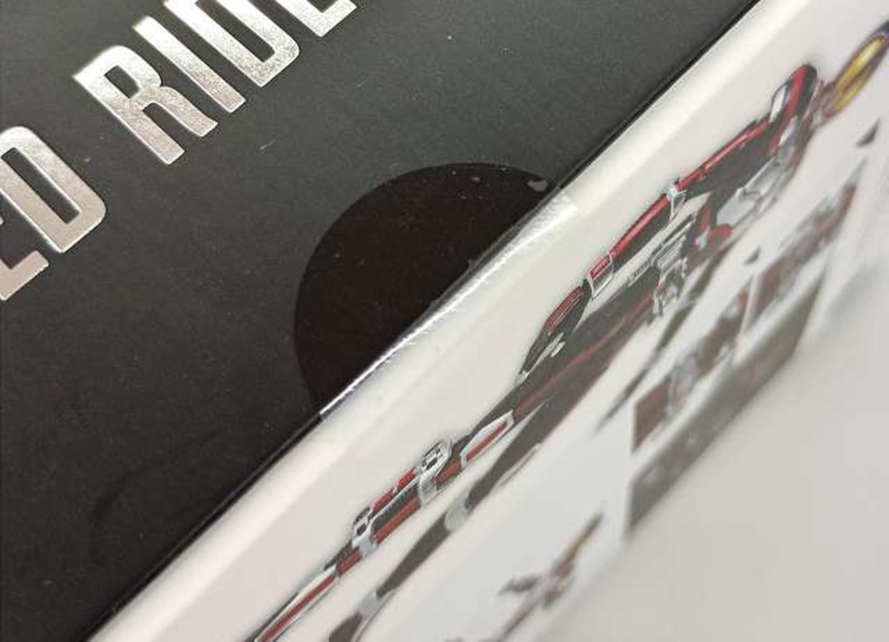 テープ貼付部分　背面左