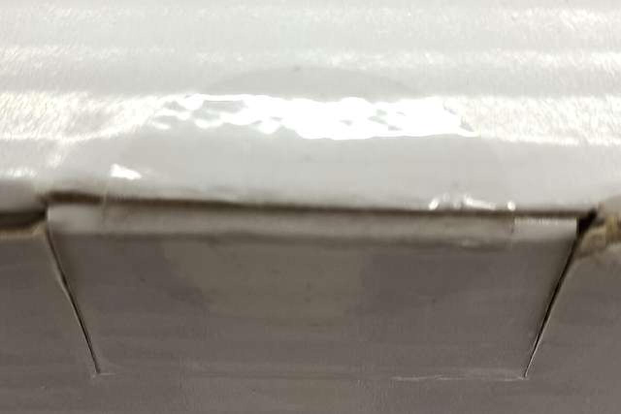 箱　テープ貼付部分