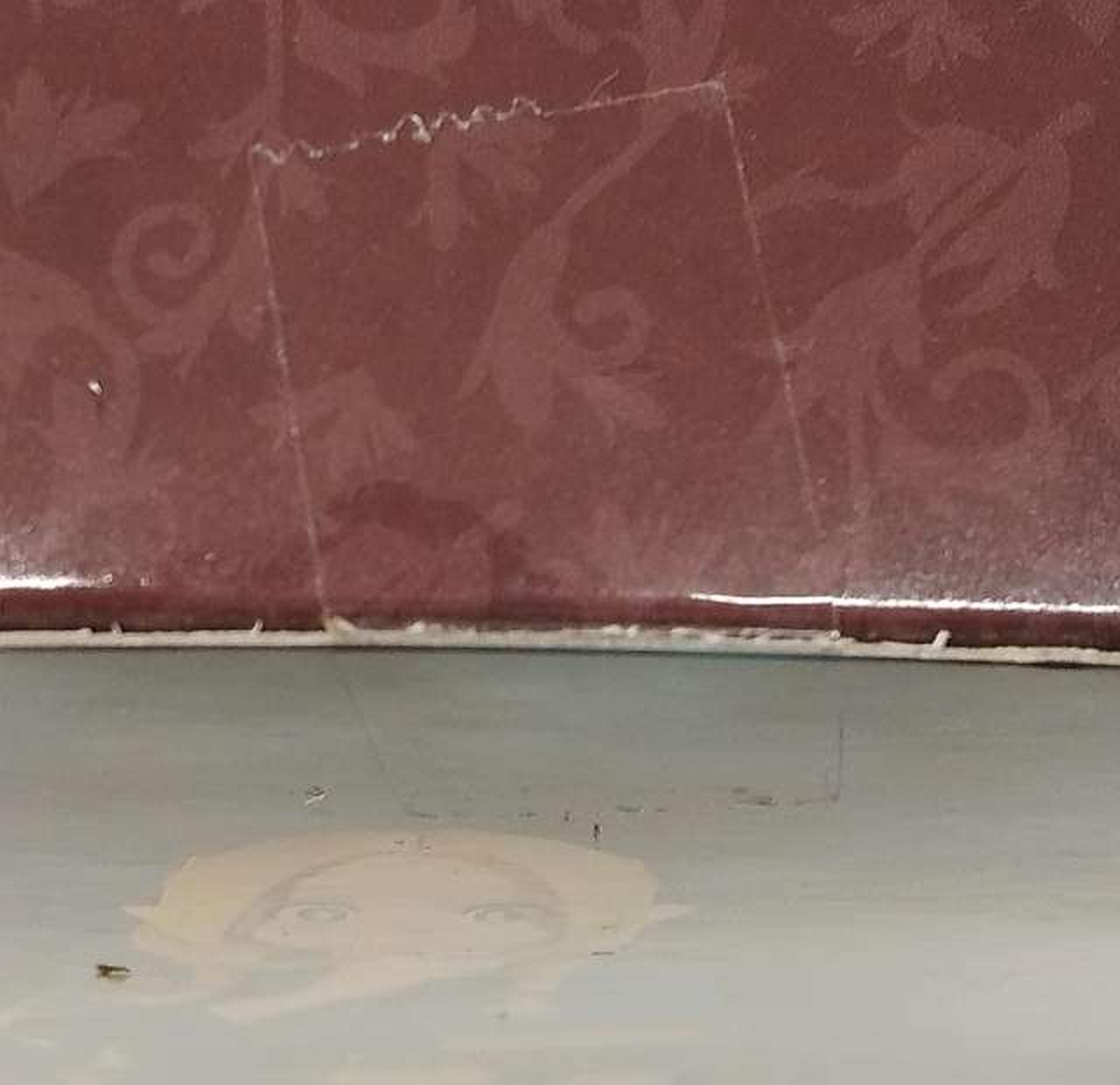 箱 テープ貼付部分