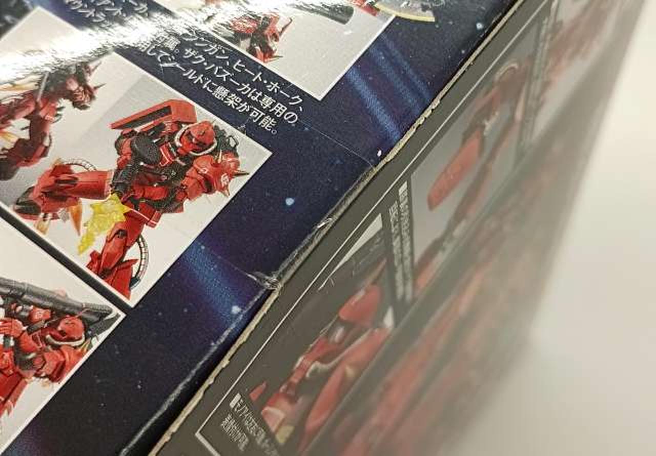 右　テープ貼付部分