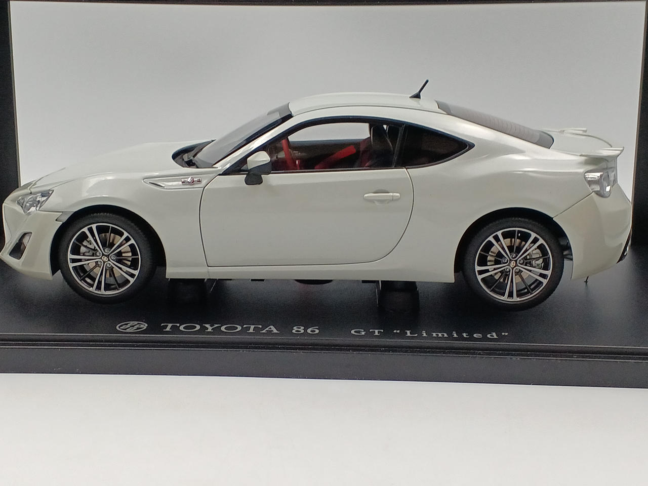 オートアート オウト(AUTOart)|1/18スケール車|【ハードオフ公式通販