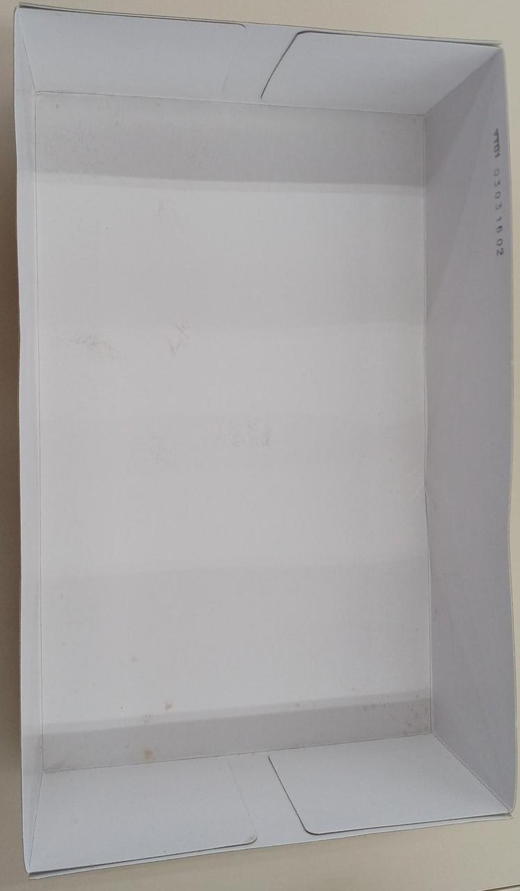 箱ヨゴレ、シミあり。