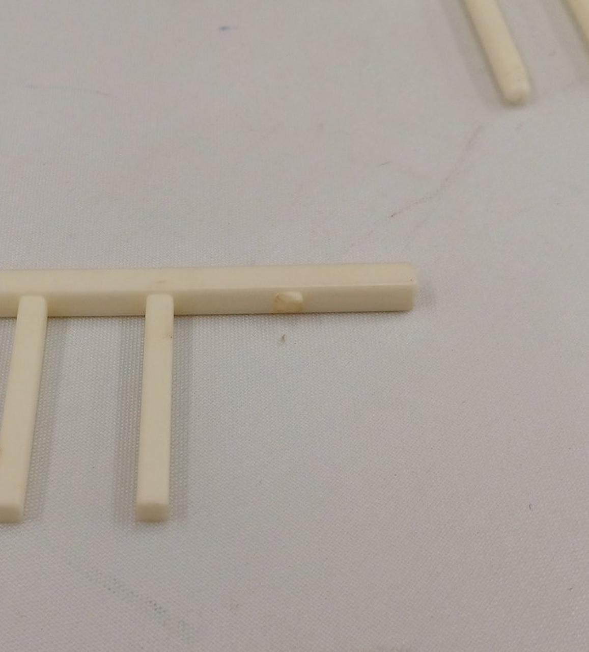 パーツ折れあり。