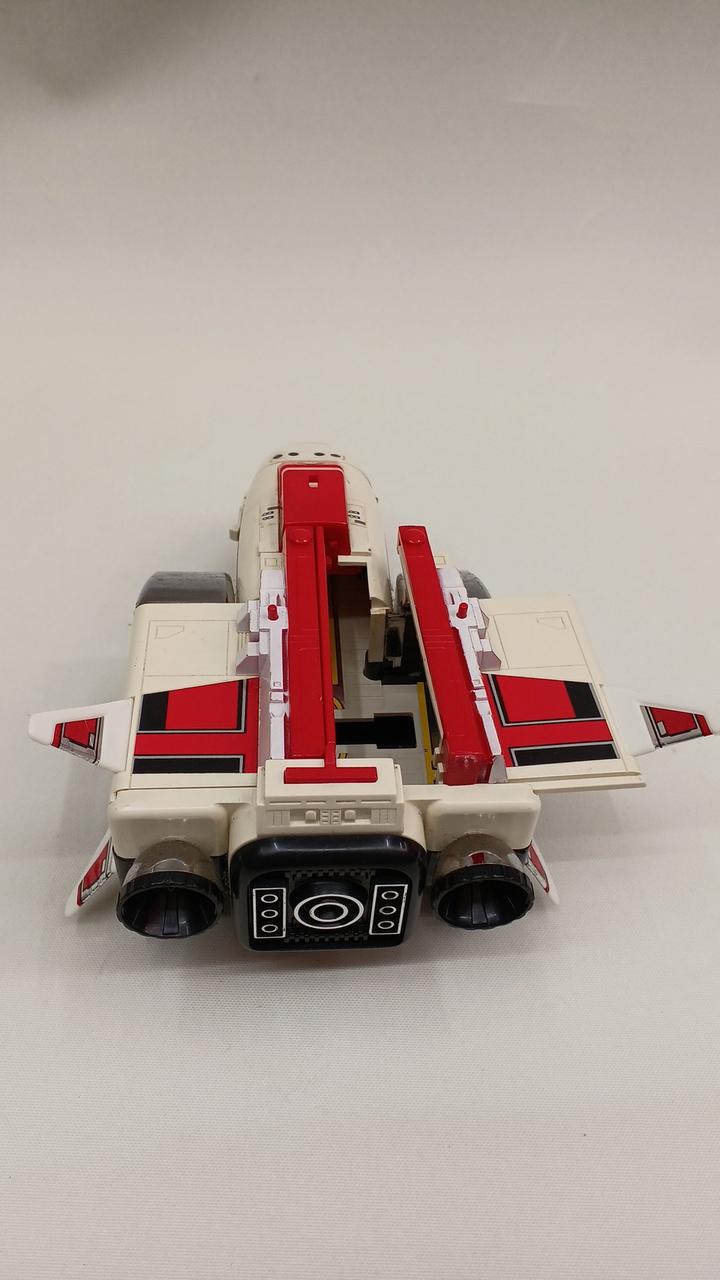 右側の扉が閉じにくいです。