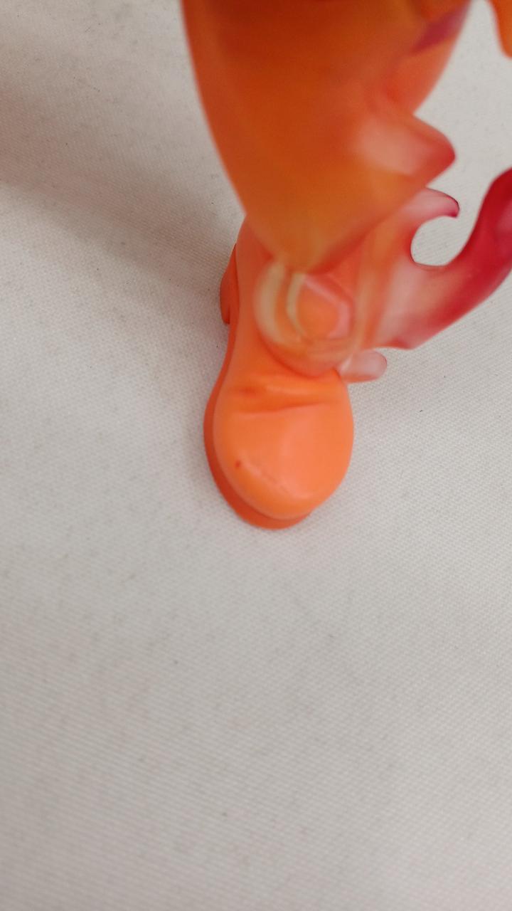 つま先汚れあります