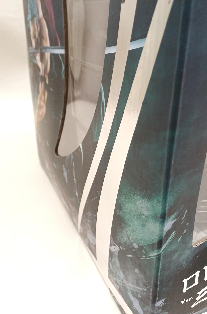 右側へこみあり