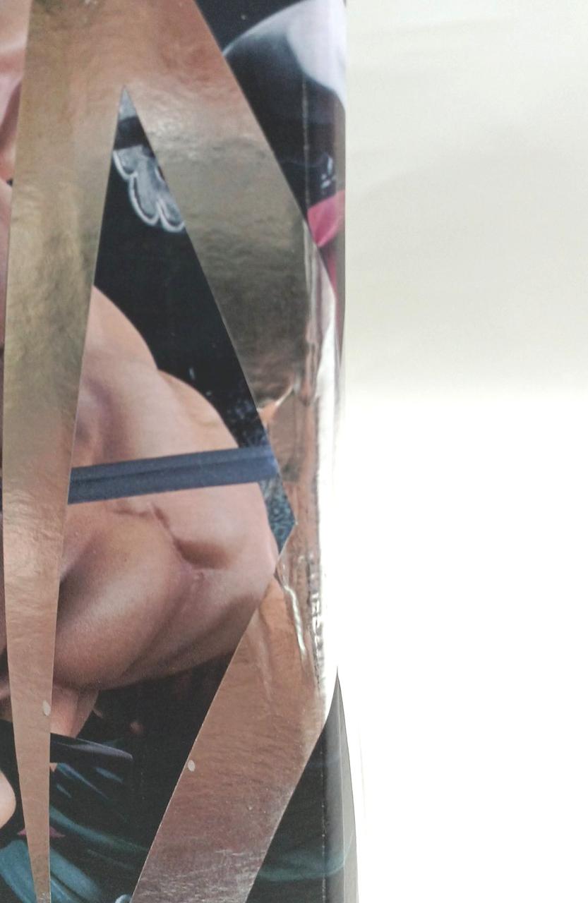 箱前面へこみあり