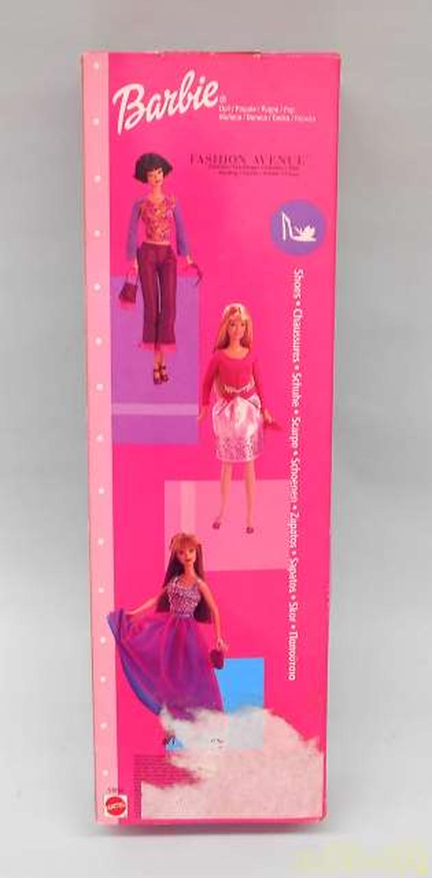 商品後ろからです。シールの剥がれ跡有り。