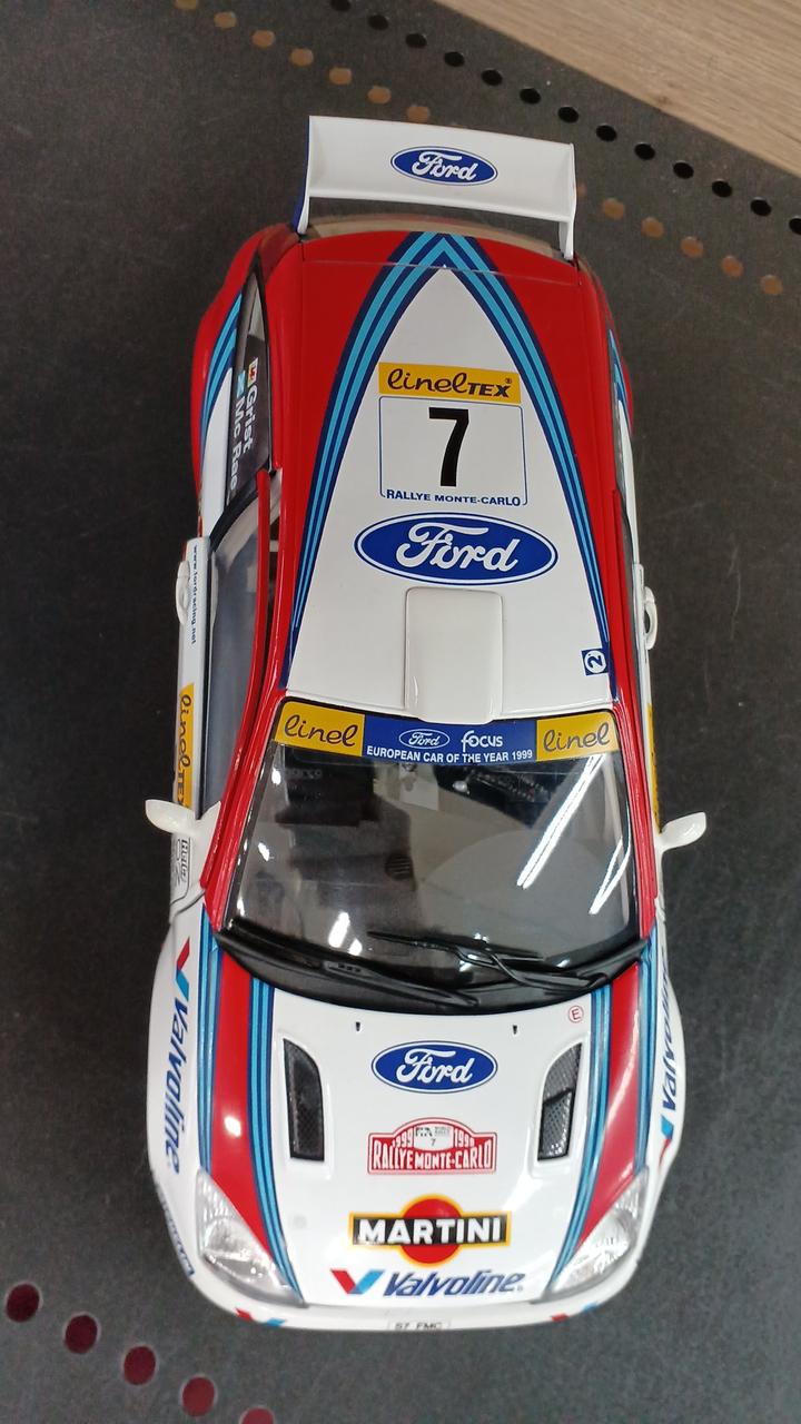 オートアート　1/18 フォードフォーカス WRC 1999 Ford Focus WRC '99 - AUTOart 89910