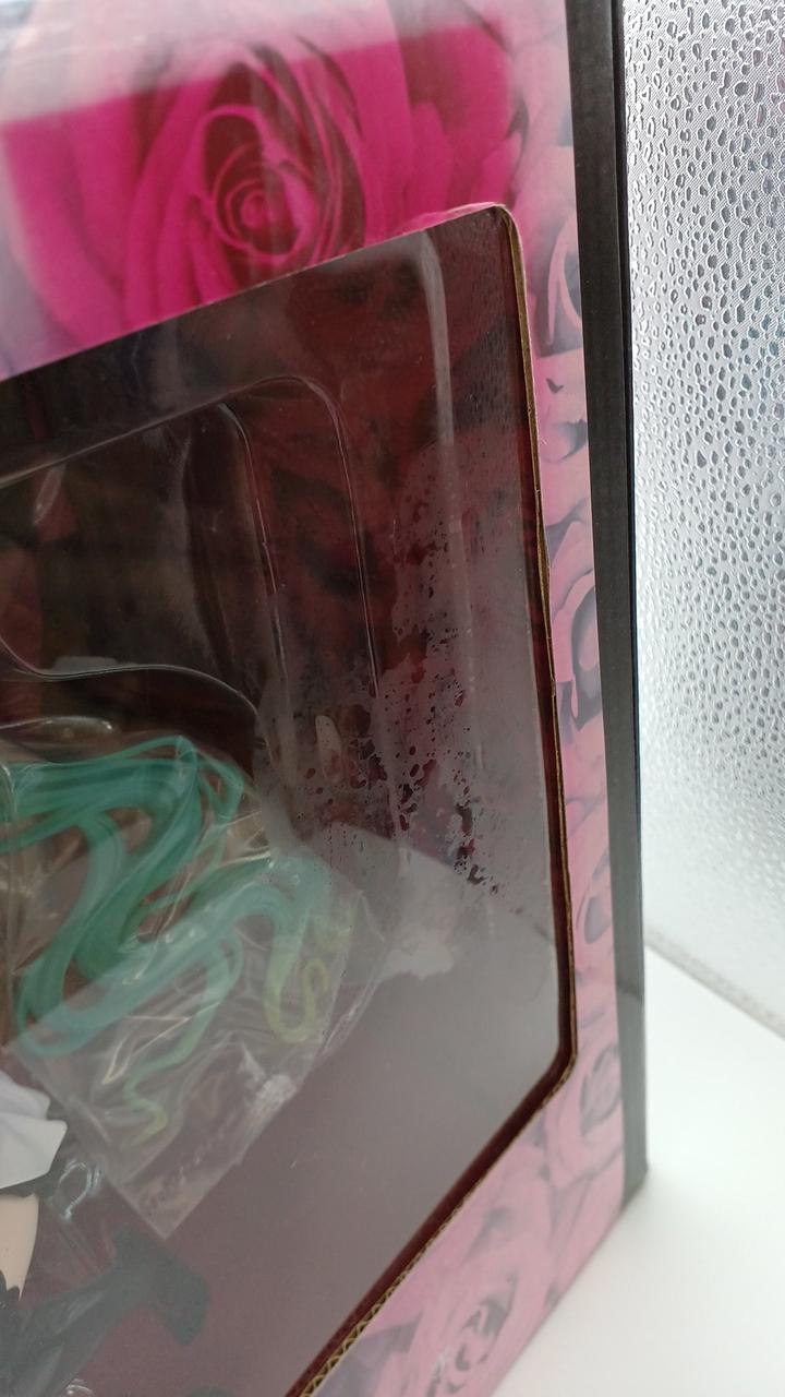 箱フィルムイタミあり