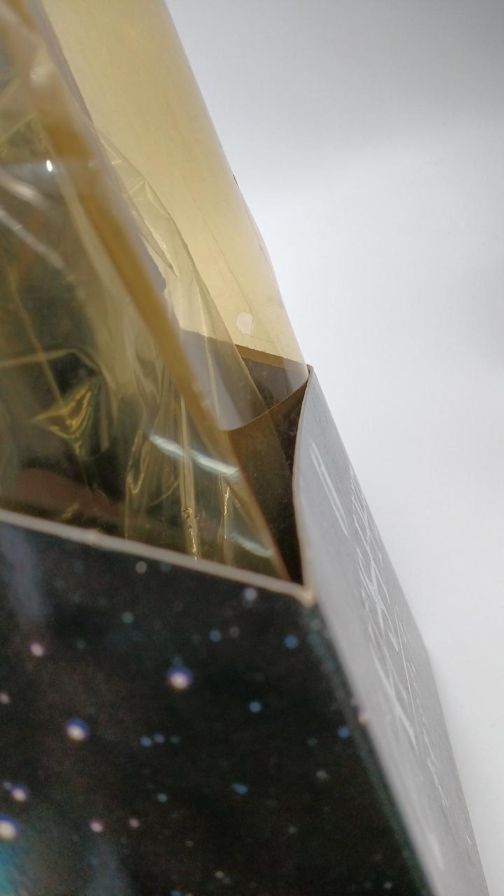 箱フィルム割れあり