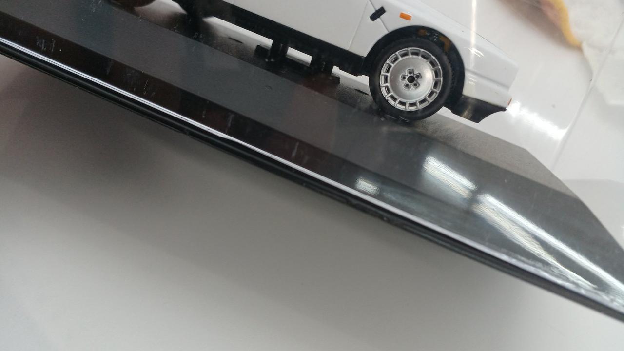 アクリルケースイタミあり