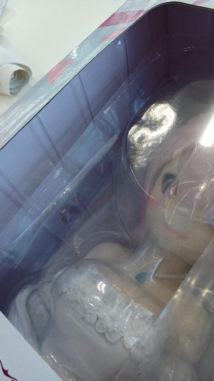 箱フィルム剥がれあり