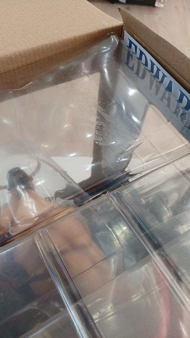 ブリスター汚れあり