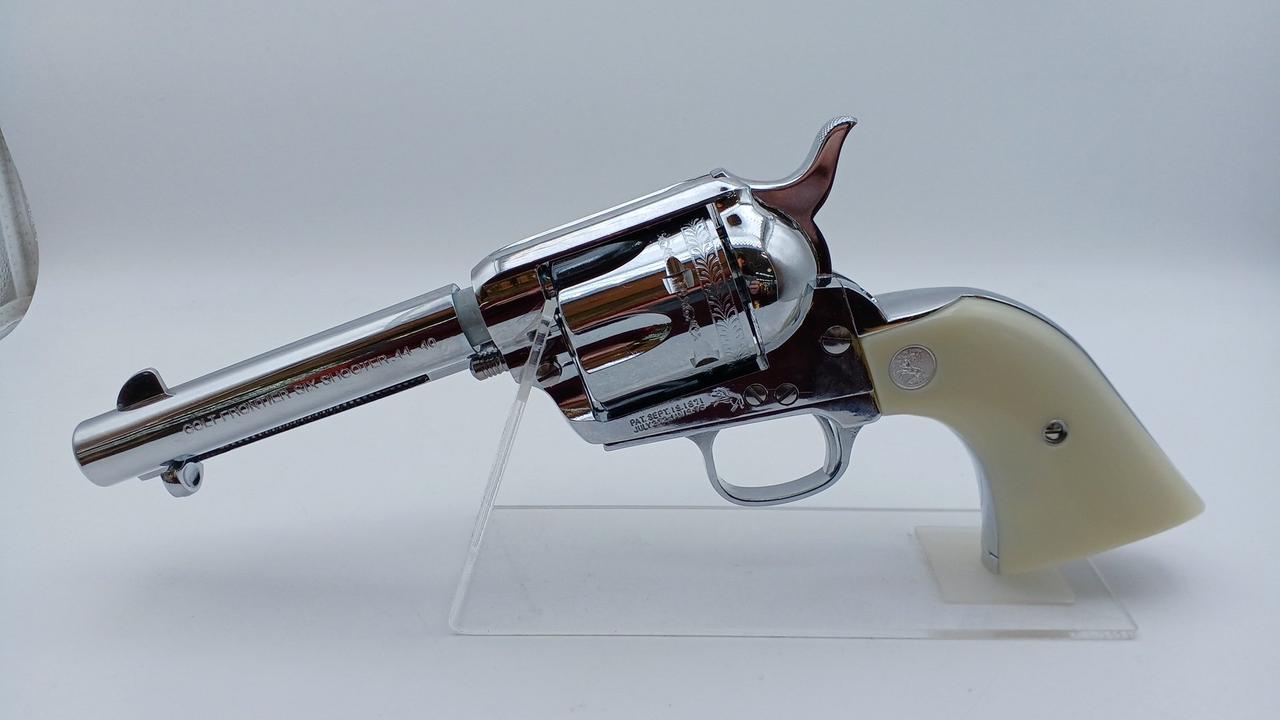 本体細かなキズあり